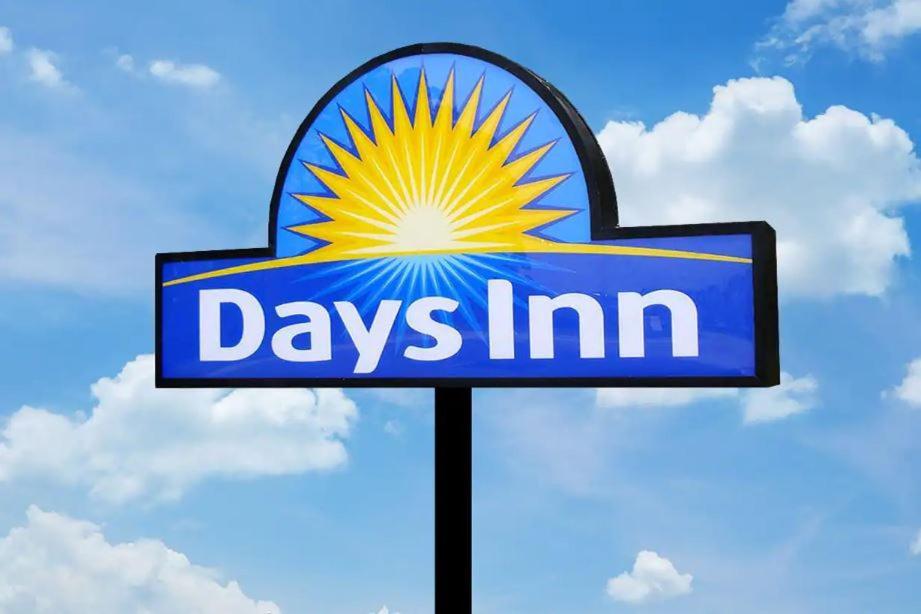 Days Inn By Wyndham Salisbury, Nc ภายนอก รูปภาพ