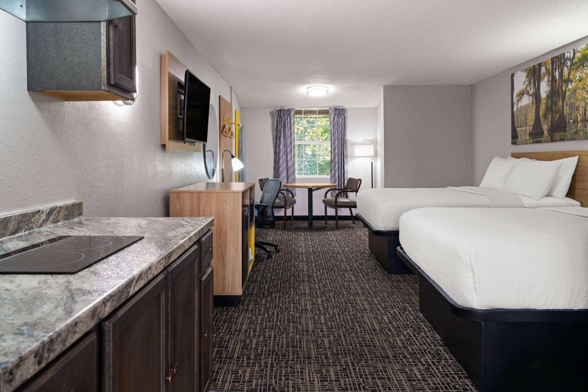 Days Inn By Wyndham Salisbury, Nc ภายนอก รูปภาพ