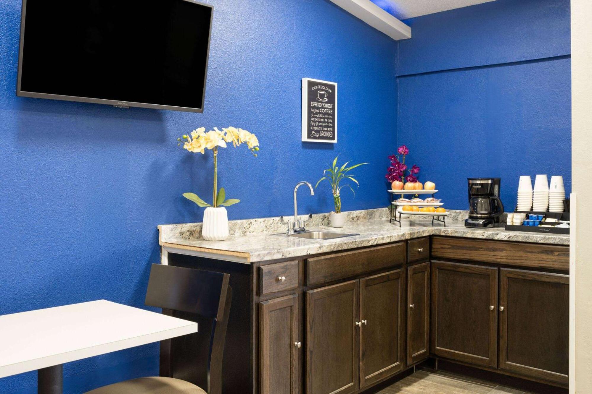 Days Inn By Wyndham Salisbury, Nc ภายนอก รูปภาพ