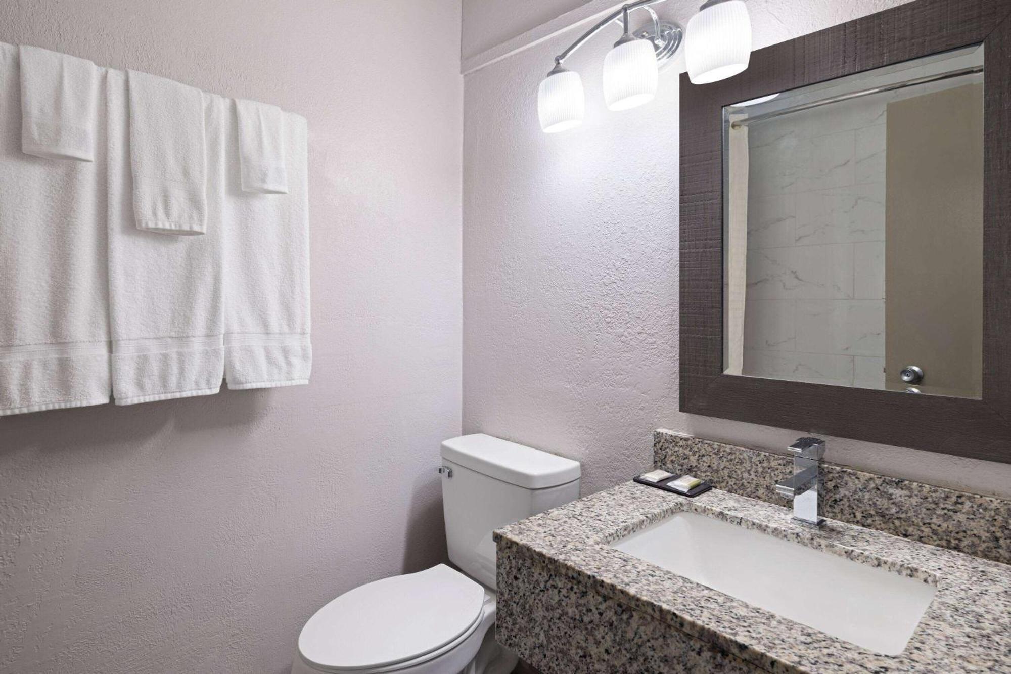 Days Inn By Wyndham Salisbury, Nc ภายนอก รูปภาพ